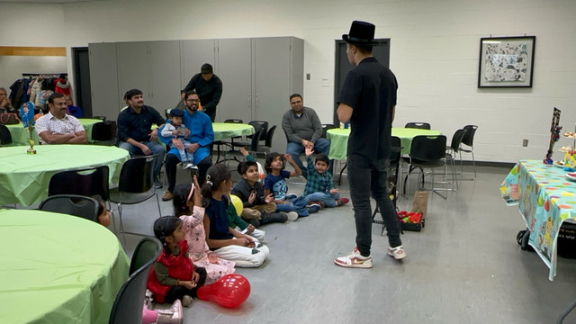 Magician / Balloon Animals /Cotton Candy in Entertainment in Markham / York Region - Image 2