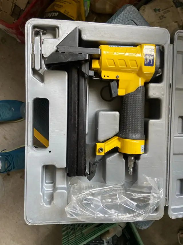 CONTRACTOR SELL OFF OF NEW TOOLS in Power Tools in Ottawa - Image 2