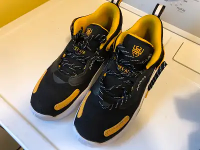 Men’s Basketball Shoes, View more