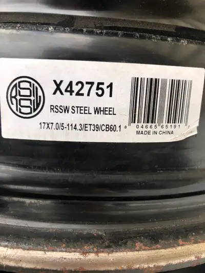 4 black rims that don’t fit my vehicle pock up in Middleton