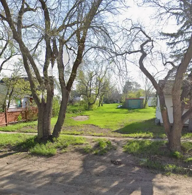 house+ garage for sale in Houses for Sale in Saskatoon - Image 4