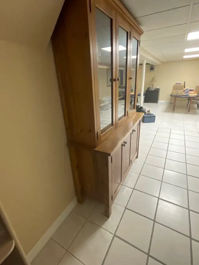 2 piece kitchen hutch custom made and stained.  in Hutches & Display Cabinets in Markham / York Region - Image 6