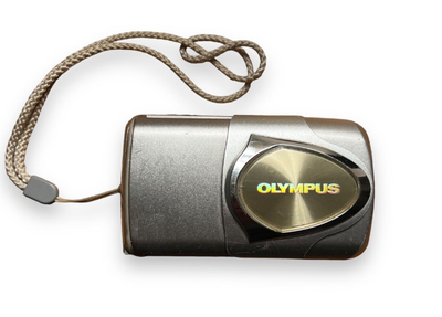 Olympus Stylus 400 Digital 4.1MP Digital Camera - Silver Good condition, works great Comes with Batt...