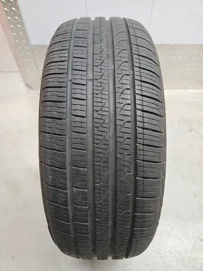 One Pirelli Cinturato P7 all season tire. 225/45R19 great condition single or spare if you need one....