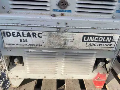 GOOD USED WELDING MACHINE – IDEALARC R3S-600 Type K1259M Serial Number: 106027 Input 3 phase 575 Vol...