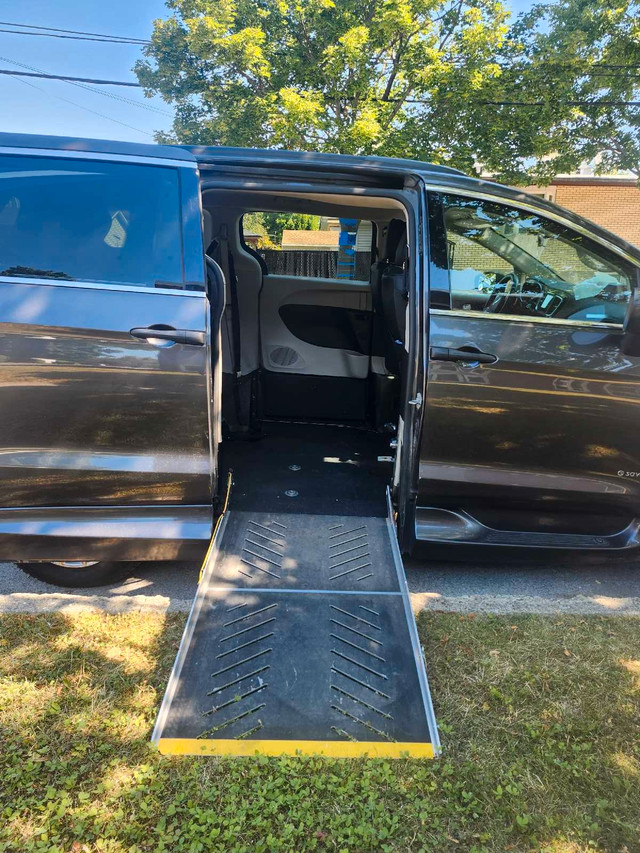 Van adapté Chrysler Grand Caravan 2021 dans Autos et camions  à Saint-Hyacinthe