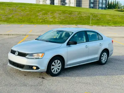 Reliable and affordable **Volkswagen Jetta** with **195,000KM**. Great daily driver, student car, or...