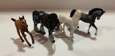 Horse figurines: First set-4 horses 3“ - 3.25” tall $10 for set Set of 3 horses Great quality, very...