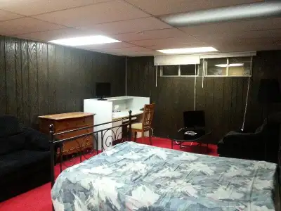 Spacious Room For Rent