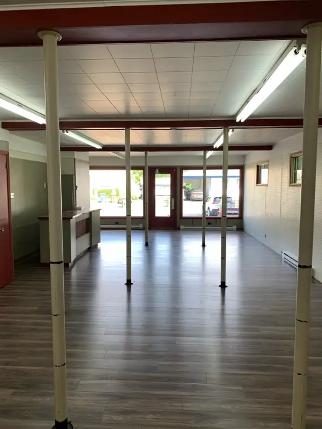 MAISON À VENDRE - COMMERCE EN ANNEXE ET ÉBÉNISTERIE (ST-GILLES) in Commercial & Office Space for Sale in St-Georges-de-Beauce - Image 9