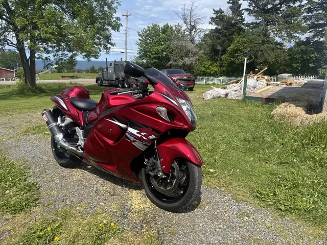 Suzuki Hayabusa in Sport Bikes in Truro - Image 3