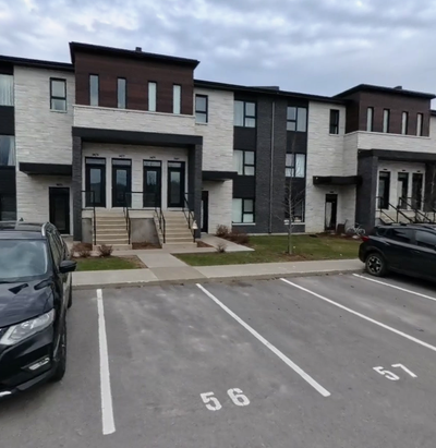 Disponible dès aujourd’hui! 4 1/2 à louer à Laval. 2 chambres et une salle de bain. Très bon emplace...
