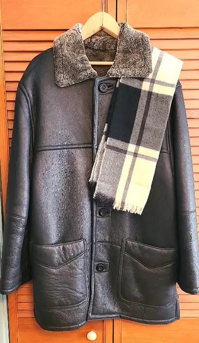 MANTEAU CUIR MOUTON RENVERSÉ SPECIALinclus FOULARD, View more
