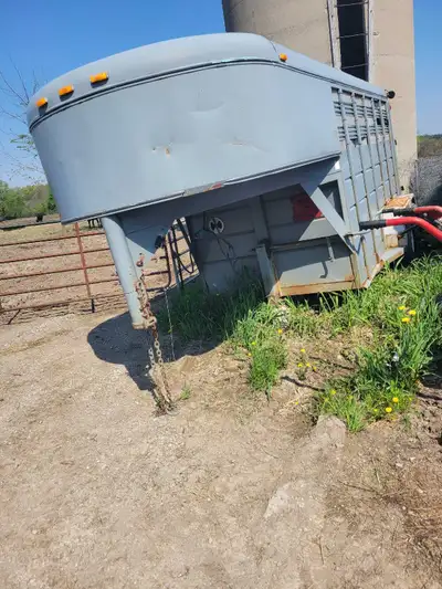 1997 corn pro livestock trailer , View more