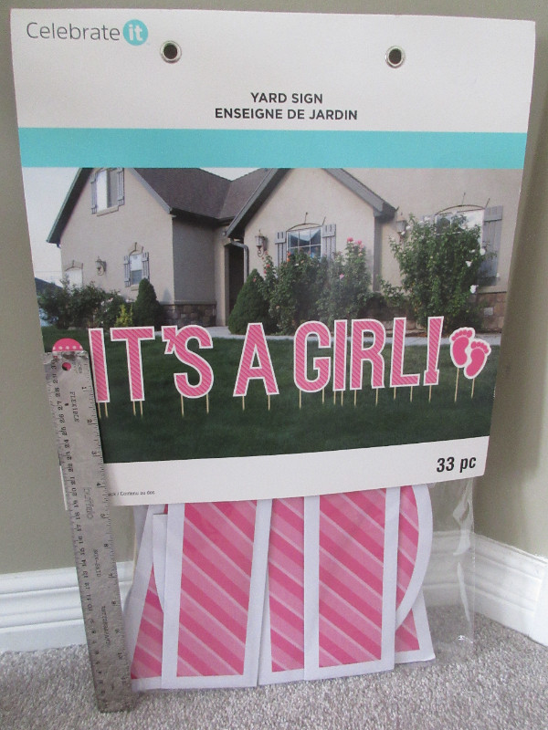 **REDUCED *It's A GIRL YARD SIGN  33 PIECES - NEW asking  $10 in Outdoor Décor in Edmonton