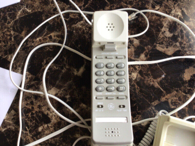 Vintage GE telephone/Radio/Clock in Arts & Collectibles in Edmonton - Image 3