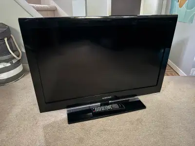 https://www.samsung.com/ca/support/model/LN37B530P7FXZC/ Good condition, includes remote.