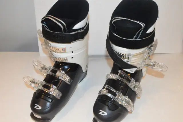 Dalbello Ultra Flex Index 65 - 26.5 308mm Women Ski Boots White in Ski in Markham / York Region - Image 2