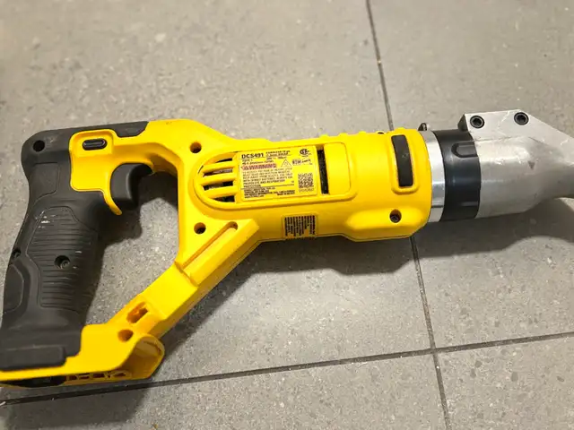 DEWALT DCS491 18ga Cordless Shear 582841752365967361