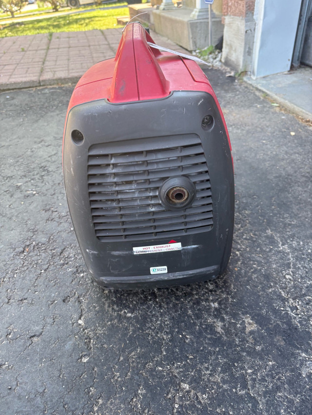 Honda 2000 watt Generator  in Other Business & Industrial in Barrie - Image 2