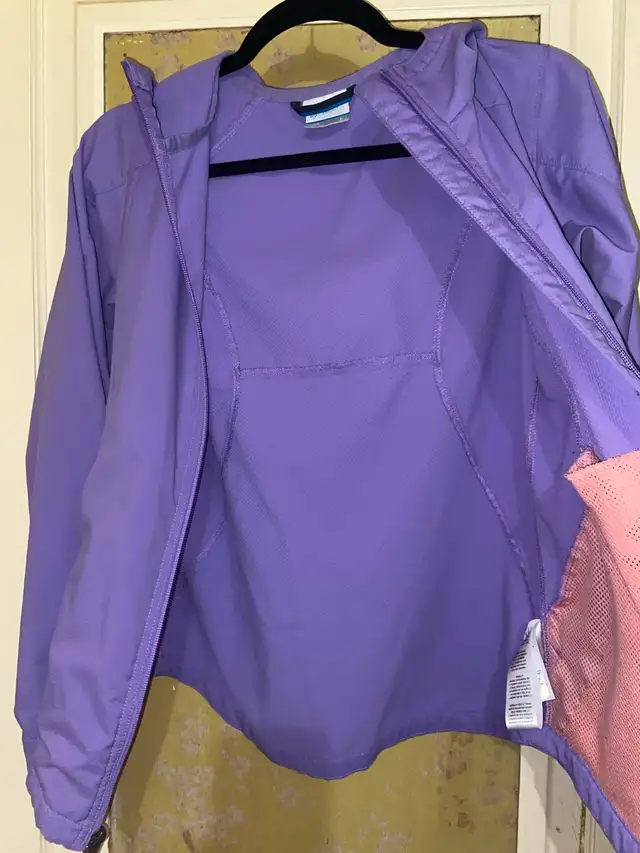 Girl’s Columbia spring/fall jacket sizeL in Kids & Youth in City of Toronto - Image 5