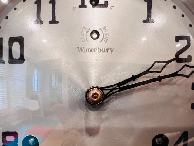 Waterbury mante clock in Arts & Collectibles in Oshawa / Durham Region - Image 2