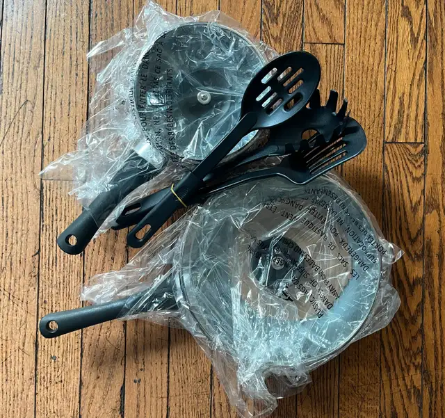 Starbasix Non-Stick Cookware with Lids And Utensils – Brand new in Kitchen & Dining Wares in Mississauga / Peel Region - Image 3