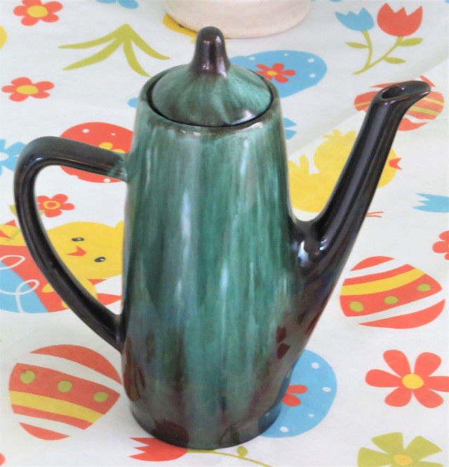 Blue Mountain Pottery Green Tea Pot in Kitchen & Dining Wares in Bridgewater