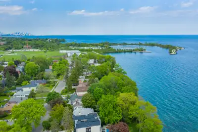 Vacant - Available Immediately Enjoy lakefront living in this newly renovated 3-bedroom, 1-bathroom...