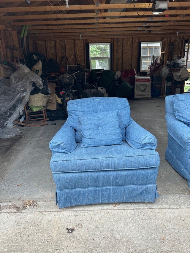 Blue Chairs Couch Loveseat Couches & Futons Winnipeg Kijiji
