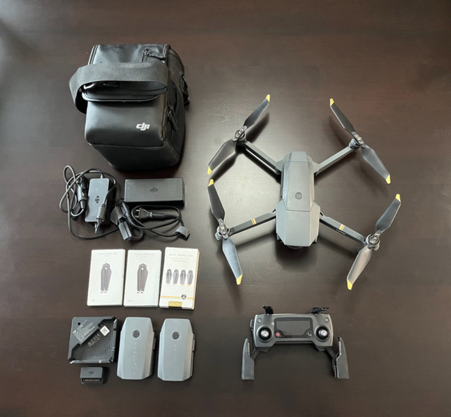 DJI Mavic Pro with Fly More Bundle in Cameras & Camcorders in Ottawa