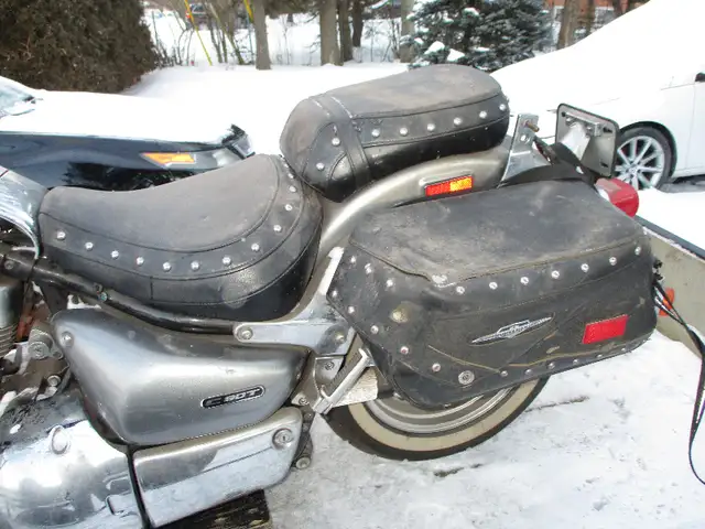 Parting out 05 and 07 Suzuki Boulevard C90 1500 parts only in Motorcycle Parts & Accessories in Barrie - Image 4