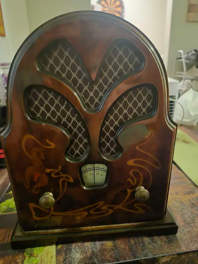 Vintage Radio in Arts & Collectibles in City of Toronto - Image 2