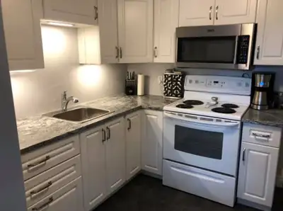 Spacious 2 Bed, 1 Bath, Minutes from Uptown Waterloo