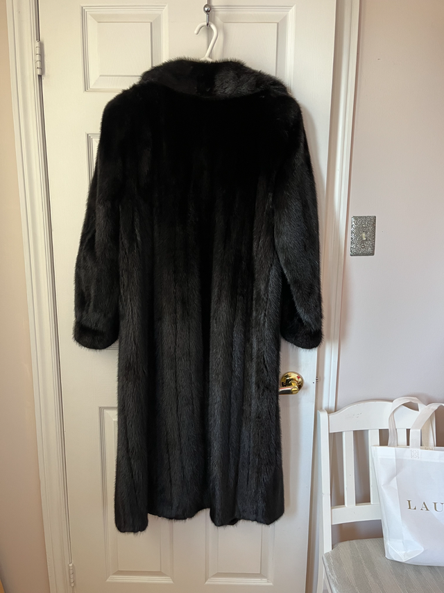 Mink Coat in Women's - Tops & Outerwear in Markham / York Region - Image 3