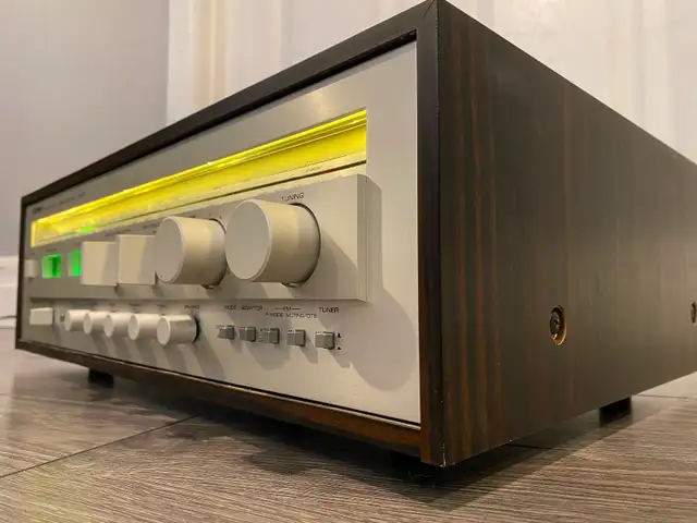 Vintage Yamaha CR-840 Stereo Receiver in Stereo Systems & Home Theatre in St. Catharines - Image 5