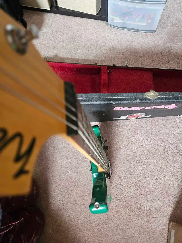 extreme green Washburn N1 electric guitar  in Guitars in Mississauga / Peel Region - Image 7