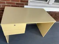 Sturdy student desk