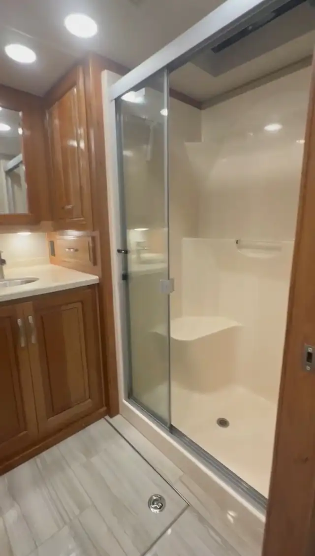 2019 Jayco Embark 39T2 Motorhome - Low Miles in RVs & Motorhomes in Grande Prairie - Image 12
