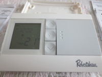 Robertshaw RS3110C 5-2 Day Programmable Thermostat, new