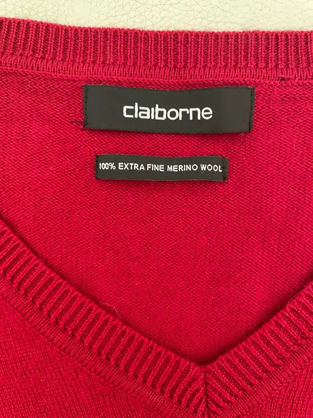 Men's 100% merino wool sweater size medium in Men's in Calgary - Image 3