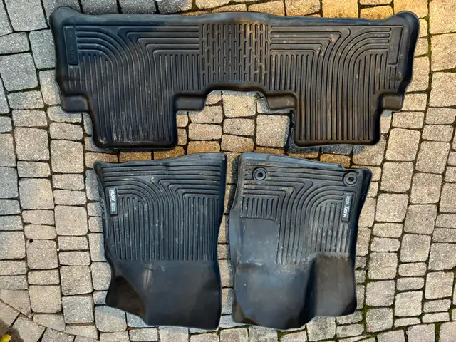 Husky Winter Mats (2014-2019 Toyota Highlander) in Other Parts & Accessories in Barrie - Image 2