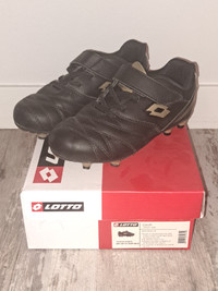 Lotto kids soccer cleats size 13