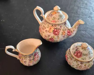 Heirloom fine china teapot/creamer/zugar bowl set, View more