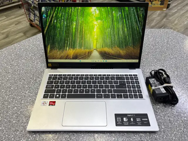 Acer Aspire 3 AMD Athlon Silver 7120U 8GB 256GB Laptop in Laptops in Oshawa / Durham Region - Image 2