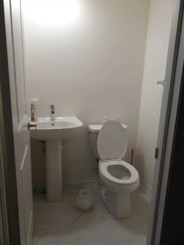 Private Room for a Female in Scarborough in Room Rentals & Roommates in City of Toronto - Image 9