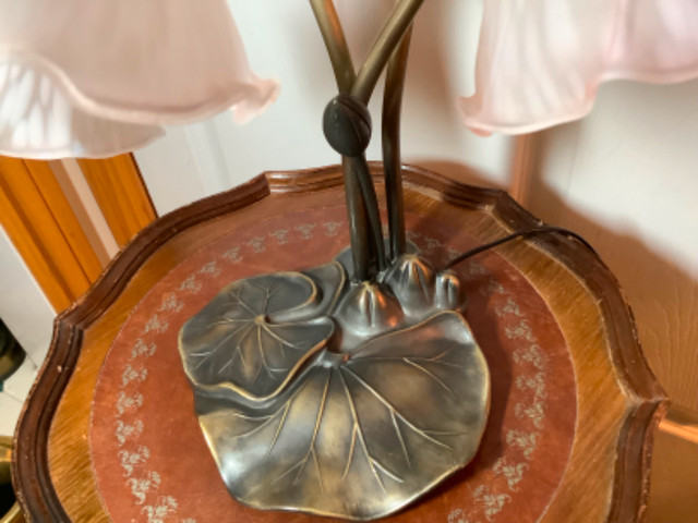#2 Tiffany Style 3 Bi-Light Frosted White & Pink Lily Pad Lamp in Indoor Lighting & Fans in Belleville - Image 2