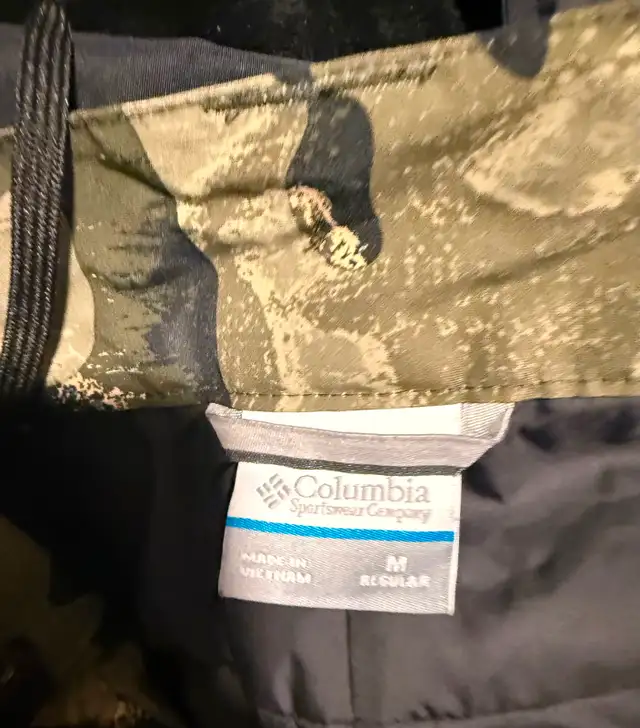 Men’s Colombia Ski Jacket and Pants Size M for sale in Men's in Edmonton - Image 3