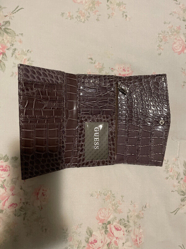 REDUCED NEW Guess wallet: 10 OBO in Women's - Bags & Wallets in Kingston - Image 3