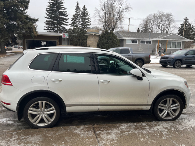 2013 Volkswagen Touareg V6 in Cars & Trucks in Saskatoon - Image 2